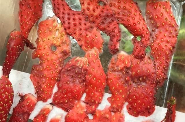 超简单草莓种植方法，一个新鲜草莓种几十盆，比采摘园吃的还过瘾