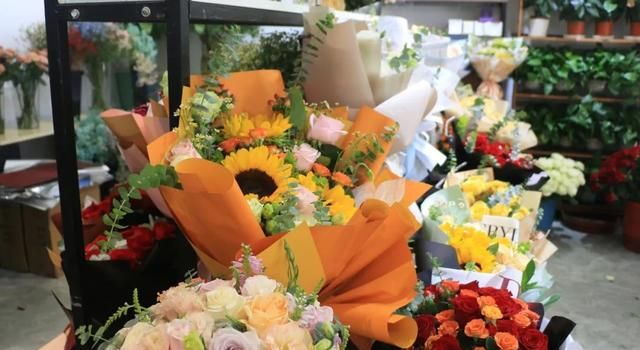 我们的节日 | 今天，崇明花店里哪种花最热销？